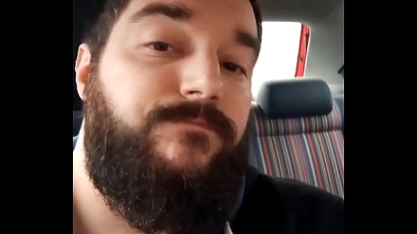 Mein Kumpel spuckt mich in meinem Wagen voll